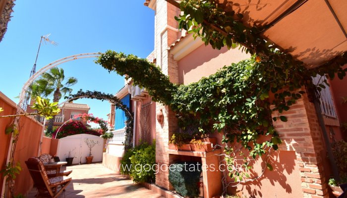 Te koop - Huis - Vrijstaande Villa - Orihuela - Playa Flamenca