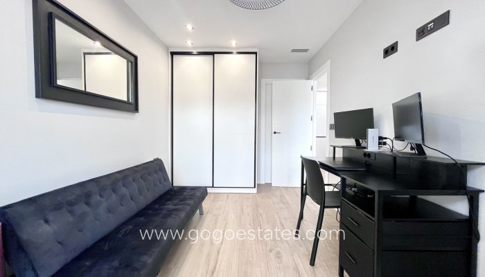 Revente - Maison - Villa Individuelle - Torrevieja - Torrevieja Centro