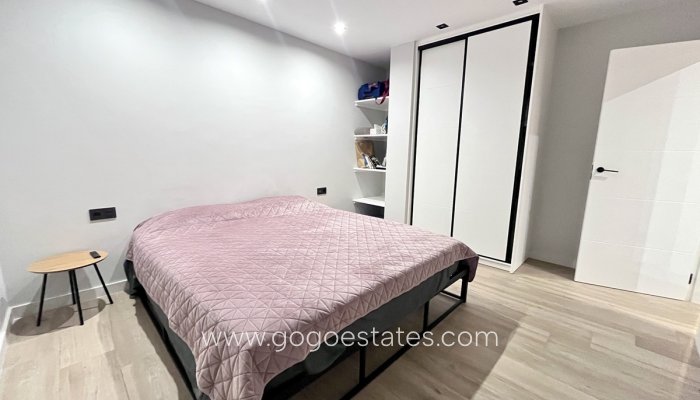 Revente - Maison - Villa Individuelle - Torrevieja - Torrevieja Centro