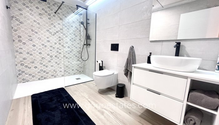 Revente - Maison - Villa Individuelle - Torrevieja - Torrevieja Centro