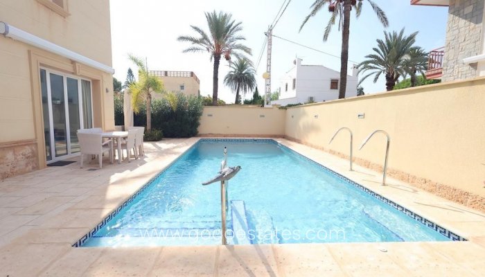 Te koop - Huis - Vrijstaande Villa - Orihuela - Cabo Roig