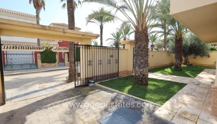 Te koop - Huis - Vrijstaande Villa - Orihuela - Cabo Roig