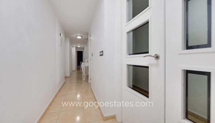 Te koop - Appartement - Appartement op de middelste verdieping - Torrevieja - Torrevieja Centro