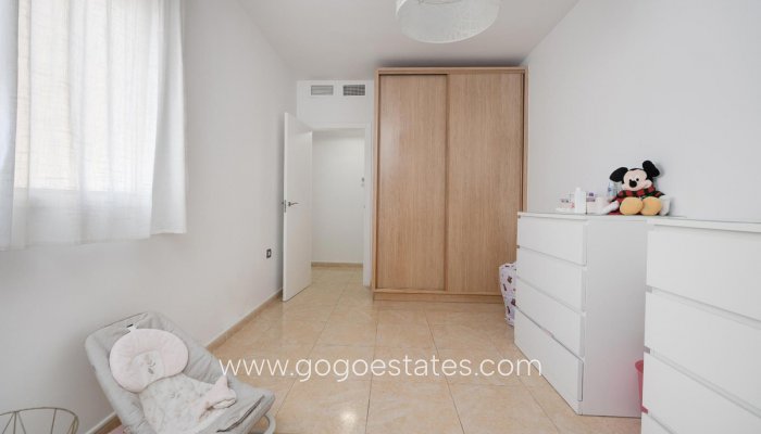 Te koop - Appartement - Appartement op de middelste verdieping - Torrevieja - Torrevieja Centro