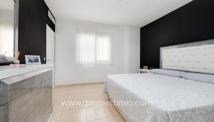 Te koop - Appartement - Appartement op de middelste verdieping - Torrevieja - Torrevieja Centro