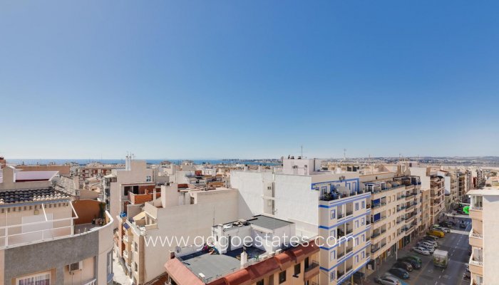 Te koop - Appartement - Appartement op de middelste verdieping - Torrevieja - Torrevieja Centro