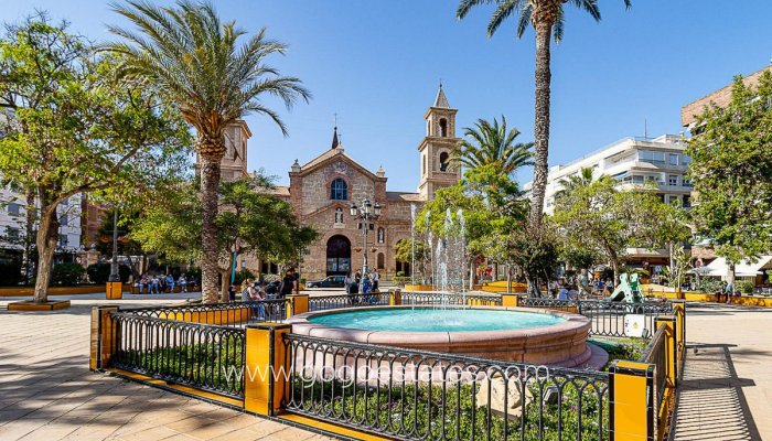 Te koop - Appartement - Appartement op de middelste verdieping - Torrevieja - Torrevieja Centro