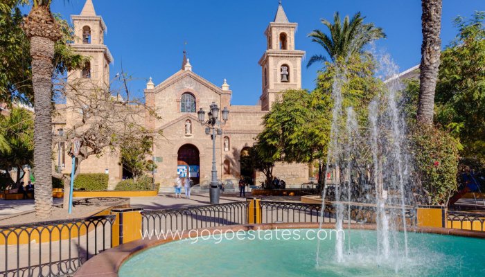 Te koop - Appartement - Appartement op de middelste verdieping - Torrevieja - Torrevieja Centro