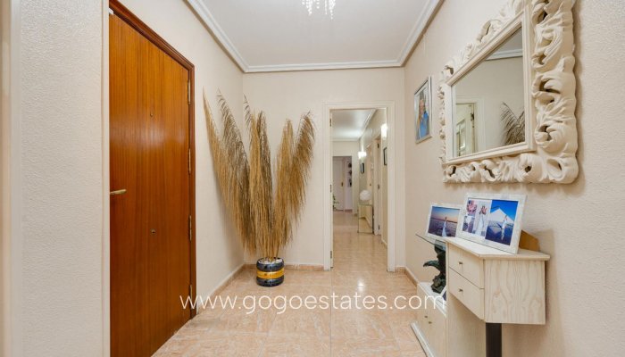 Te koop - Appartement - Appartement op de middelste verdieping - Torrevieja - Torrevieja Centro