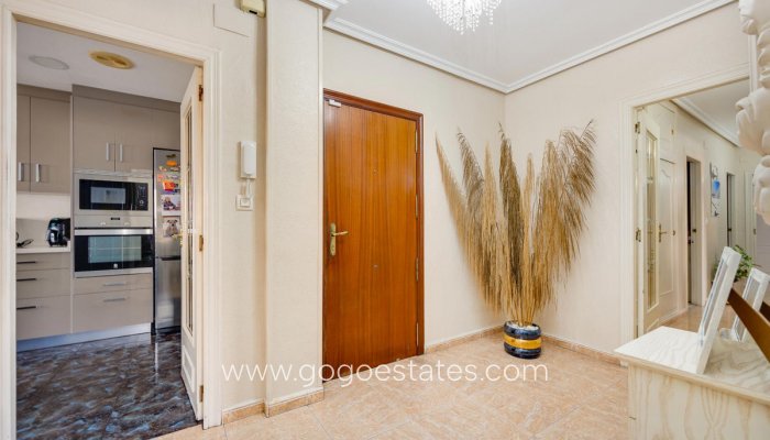 Te koop - Appartement - Appartement op de middelste verdieping - Torrevieja - Torrevieja Centro