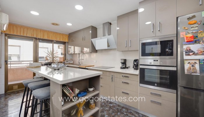 Te koop - Appartement - Appartement op de middelste verdieping - Torrevieja - Torrevieja Centro