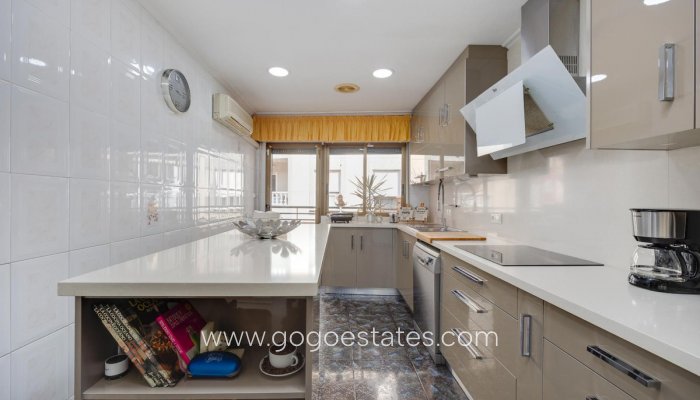 Te koop - Appartement - Appartement op de middelste verdieping - Torrevieja - Torrevieja Centro