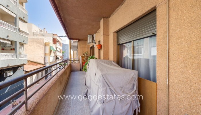 Te koop - Appartement - Appartement op de middelste verdieping - Torrevieja - Torrevieja Centro