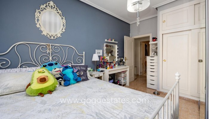 Te koop - Appartement - Appartement op de middelste verdieping - Torrevieja - Torrevieja Centro