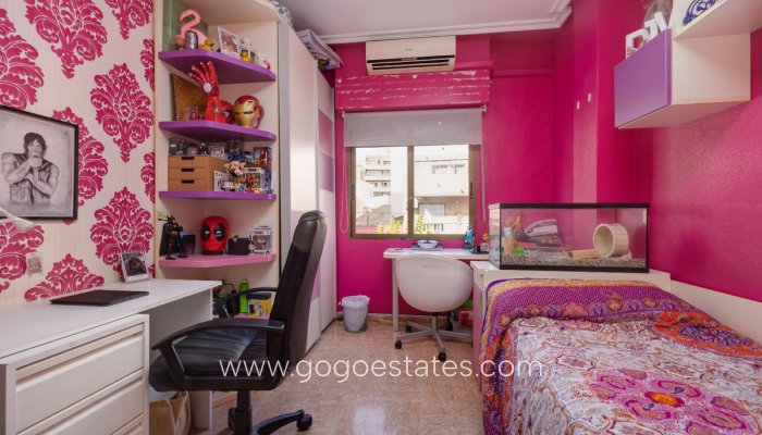 Te koop - Appartement - Appartement op de middelste verdieping - Torrevieja - Torrevieja Centro