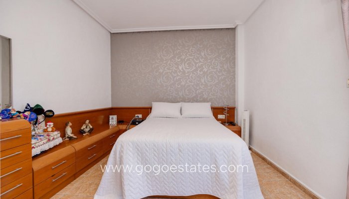 Te koop - Appartement - Appartement op de middelste verdieping - Torrevieja - Torrevieja Centro