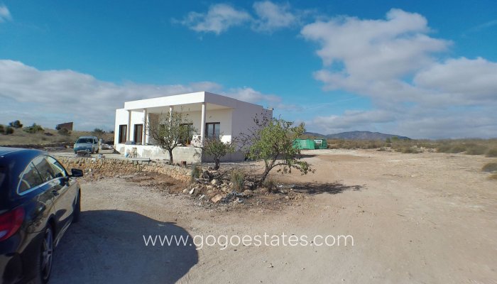 Te koop - Huis - Vrijstaande Villa - Pinoso - Pinoso Centro