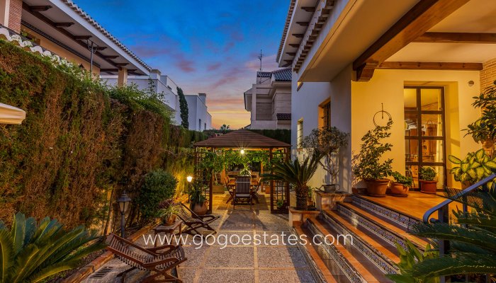 Te koop - Huis - Vrijstaande Villa - Torrevieja - La veleta