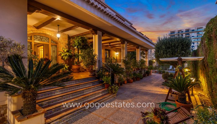 Te koop - Huis - Vrijstaande Villa - Torrevieja - La veleta