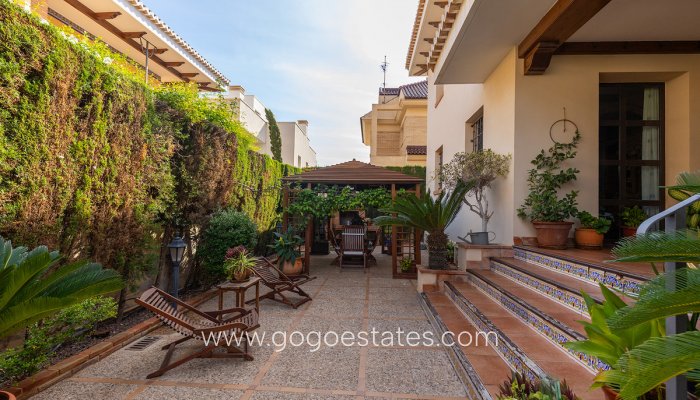 Te koop - Huis - Vrijstaande Villa - Torrevieja - La veleta