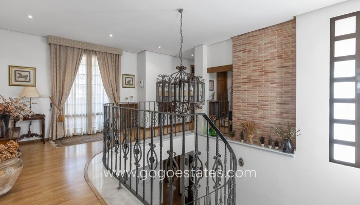 Te koop - Huis - Vrijstaande Villa - Torrevieja - La veleta