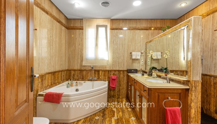 Te koop - Huis - Vrijstaande Villa - Torrevieja - La veleta