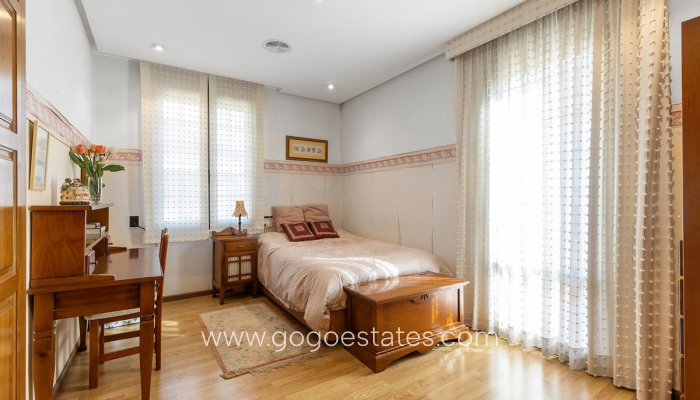 Te koop - Huis - Vrijstaande Villa - Torrevieja - La veleta