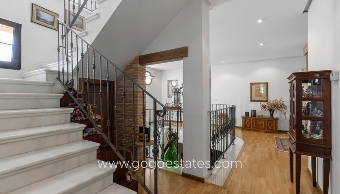 Te koop - Huis - Vrijstaande Villa - Torrevieja - La veleta