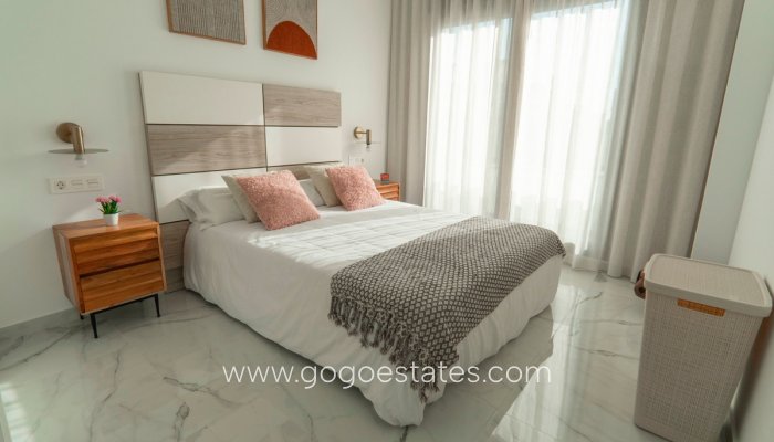 Te koop - Huis - Vrijstaande Villa - Orihuela - La Florida