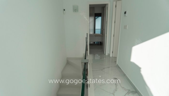 Te koop - Huis - Vrijstaande Villa - Orihuela - La Florida