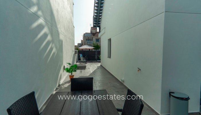 Te koop - Huis - Vrijstaande Villa - Orihuela - La Florida