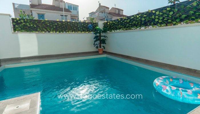 Te koop - Huis - Vrijstaande Villa - Orihuela - La Florida