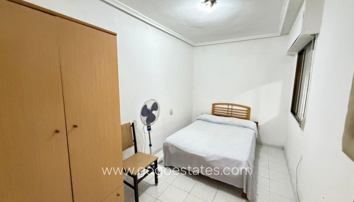 Te koop - Appartement - Appartement op de middelste verdieping - Torrevieja - Playa del Cura