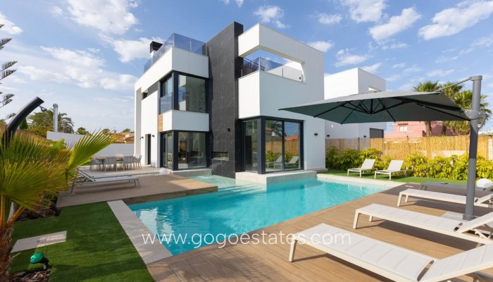 Te koop - Huis - Vrijstaande Villa - Torrevieja - Torrevieja Centro