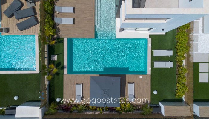 Te koop - Huis - Vrijstaande Villa - Torrevieja - Torrevieja Centro