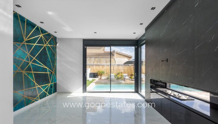 Te koop - Huis - Vrijstaande Villa - Torrevieja - Torrevieja Centro