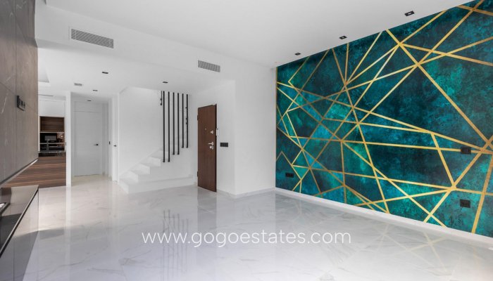 Te koop - Huis - Vrijstaande Villa - Torrevieja - Torrevieja Centro