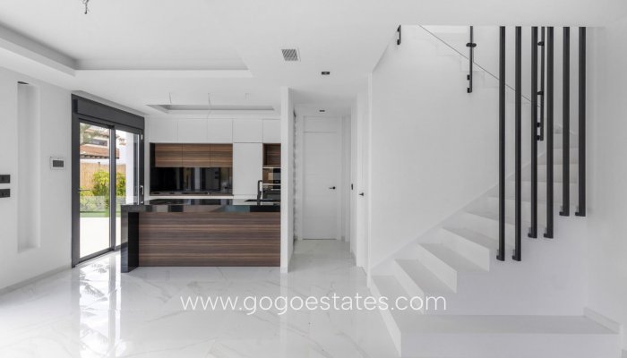 Te koop - Huis - Vrijstaande Villa - Torrevieja - Torrevieja Centro