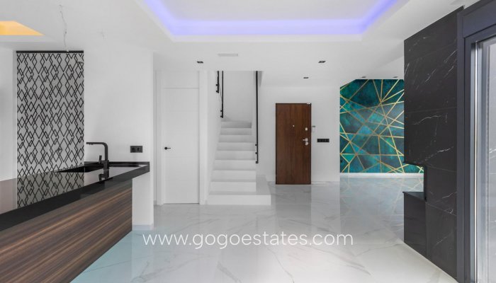 Te koop - Huis - Vrijstaande Villa - Torrevieja - Torrevieja Centro