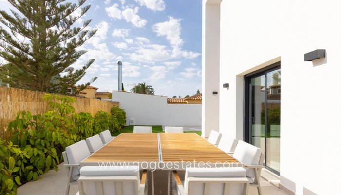 Te koop - Huis - Vrijstaande Villa - Torrevieja - Torrevieja Centro