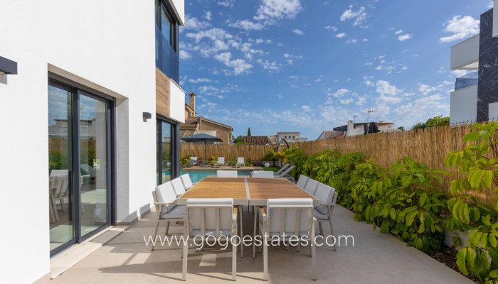 Te koop - Huis - Vrijstaande Villa - Torrevieja - Torrevieja Centro