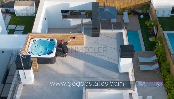 Te koop - Huis - Vrijstaande Villa - Torrevieja - Torrevieja Centro