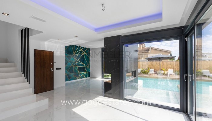 Te koop - Huis - Vrijstaande Villa - Torrevieja - Torrevieja Centro