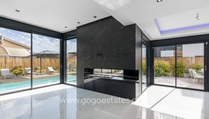 Te koop - Huis - Vrijstaande Villa - Torrevieja - Torrevieja Centro