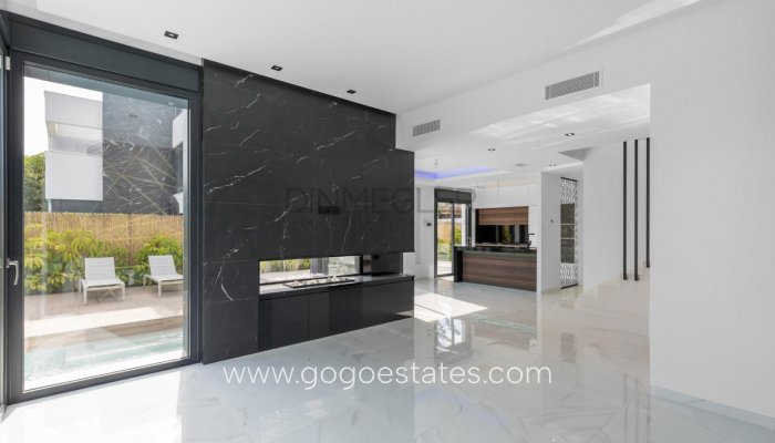 Te koop - Huis - Vrijstaande Villa - Torrevieja - Torrevieja Centro