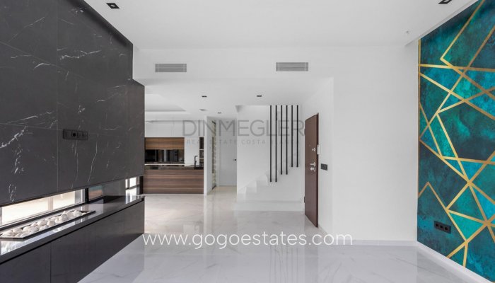 Te koop - Huis - Vrijstaande Villa - Torrevieja - Torrevieja Centro