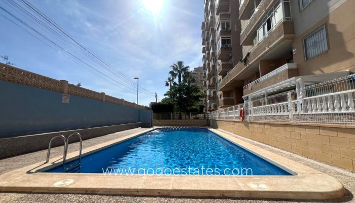 Te koop - Appartement - Appartement op de middelste verdieping - Torrevieja - Torrevieja Centro