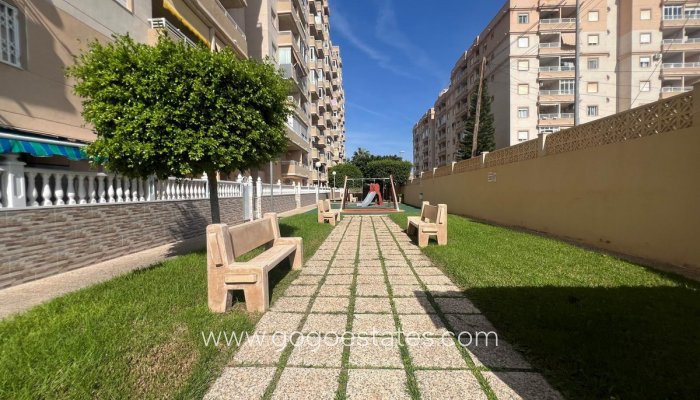 Te koop - Appartement - Appartement op de middelste verdieping - Torrevieja - Torrevieja Centro