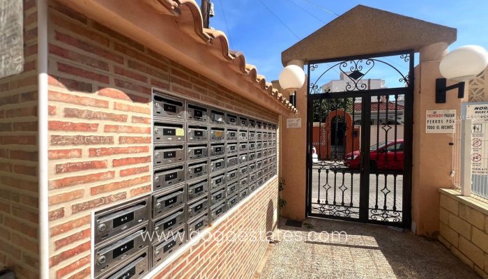 Te koop - Appartement - Appartement op de middelste verdieping - Torrevieja - Torrevieja Centro