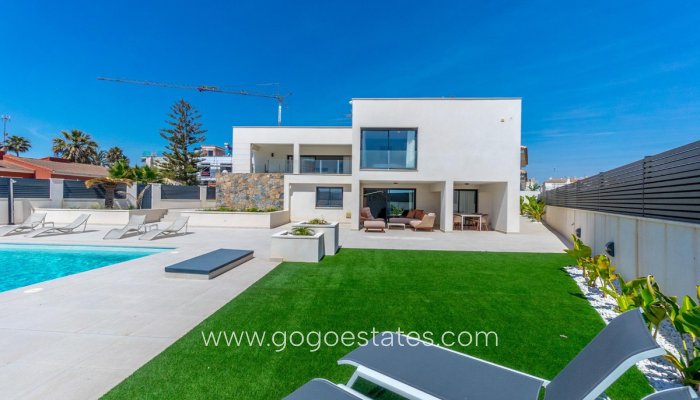 Te koop - Huis - Vrijstaande Villa - Torrevieja - La veleta
